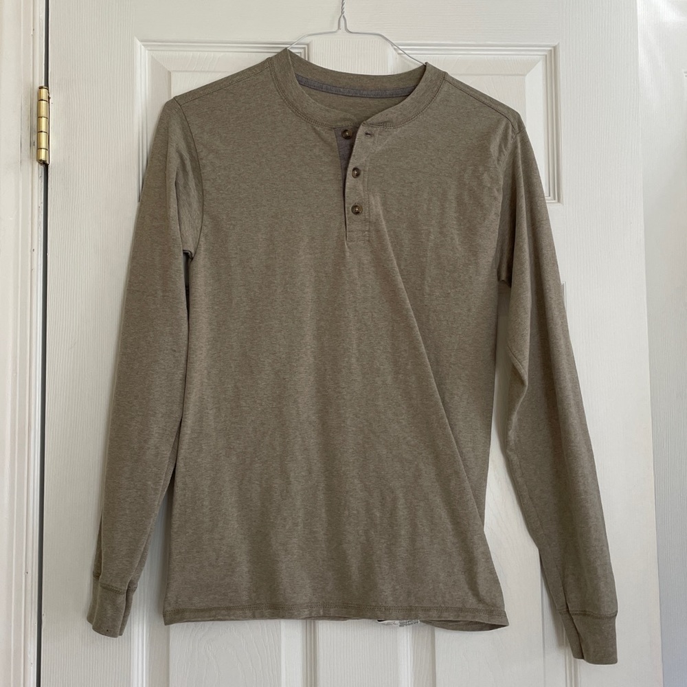 Hanes Beefy-T, tan henley, size S